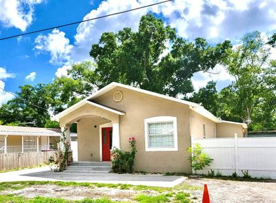 7215 N Amos Avenue, House other with 3 bedrooms, 2 bathrooms and null parking in Tampa FL | Image 2