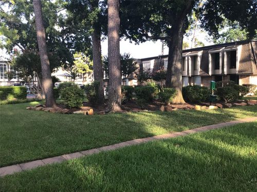 apt-142-12633 Memorial Dr, Houston, TX, 77024-4865 | Card Image