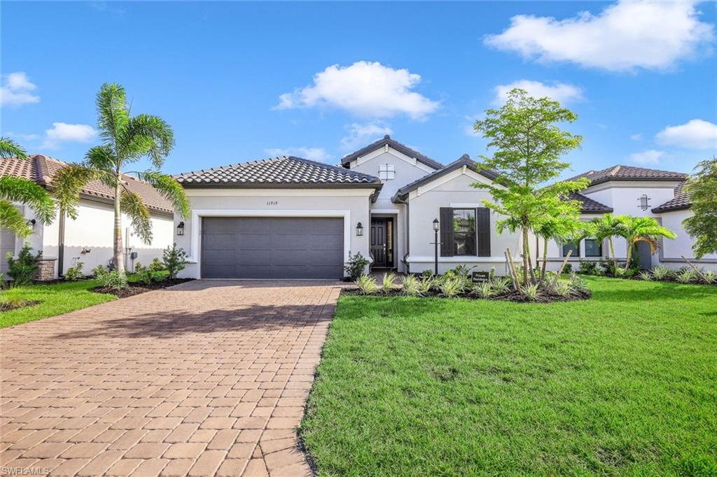 Residential Lease in FORT MYERS