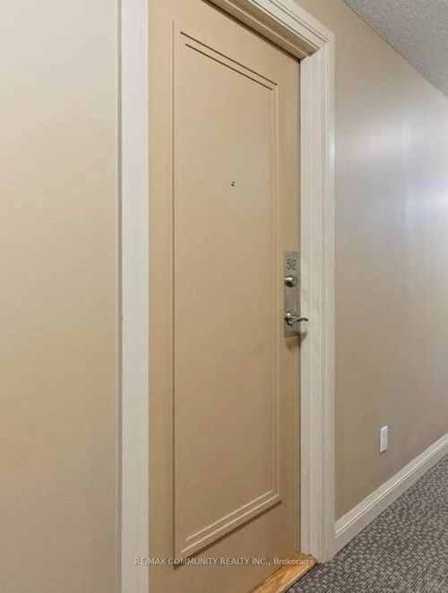 512-3650 Kingston Rd, Scarborough, ON, M1M3X9 | Card Image