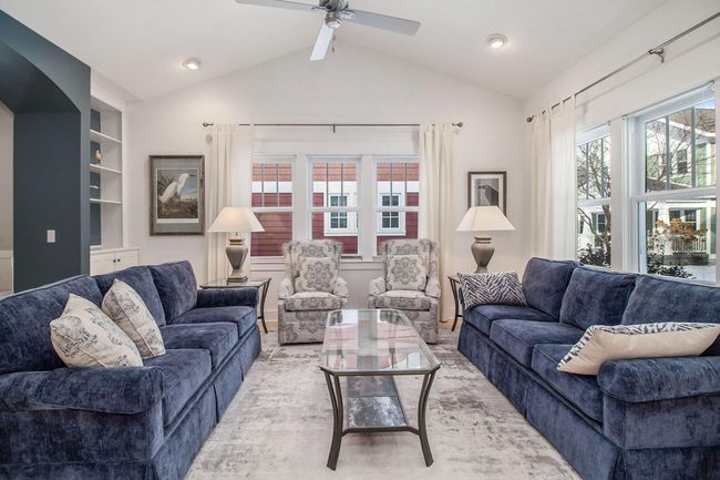 Main floor - living room | Image 7