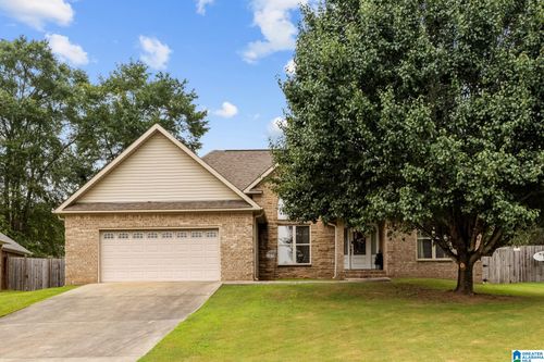 2043 Maplewood Ln, CLANTON, AL, 35045-2561 | Card Image