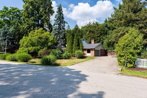 145 Wolfdale Ave, Oakville, ON, L6L4R9 | Card Image