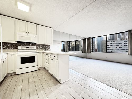 911-411 Hobron Ln, Honolulu, HI, 96815-1211 | Card Image