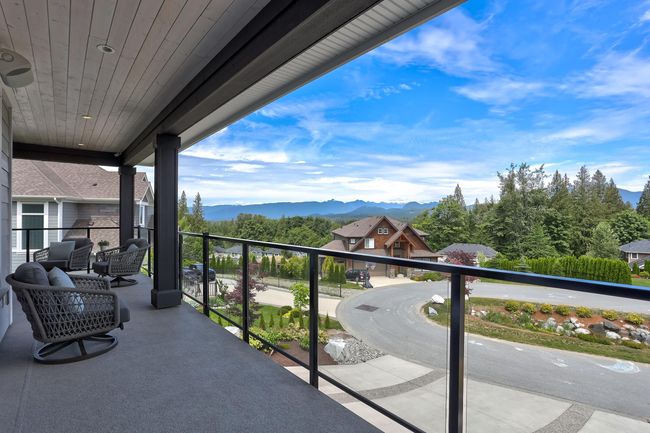 25350 Godwin Drive, House other with 6 bedrooms, 5 bathrooms and 12 parking in Maple Ridge BC | Image 9