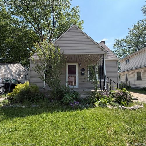 2316 Harris St, Ferndale, MI, 48220-1540 | Card Image