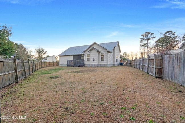 401 Pebble Ln, House other with 3 bedrooms, 2 bathrooms and 2 parking in Jacksonville NC | Image 24
