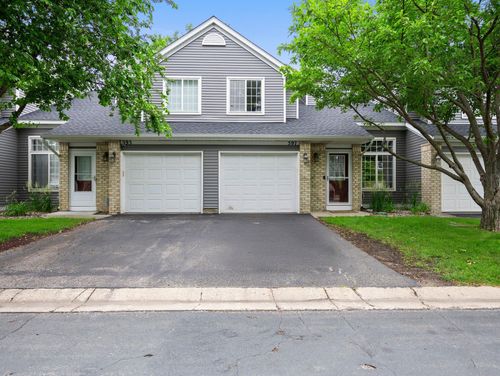 597 Mission Hills Way W, Chanhassen, MN, 55317-7702 | Card Image