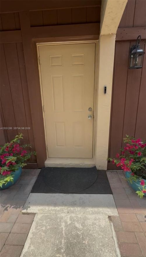 a-7104 Sw 114th Pl, Miami, FL, 33173-1786 | Card Image