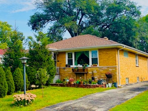 2235 S 18th Ave, Broadview, IL, 60155-3925 | Card Image