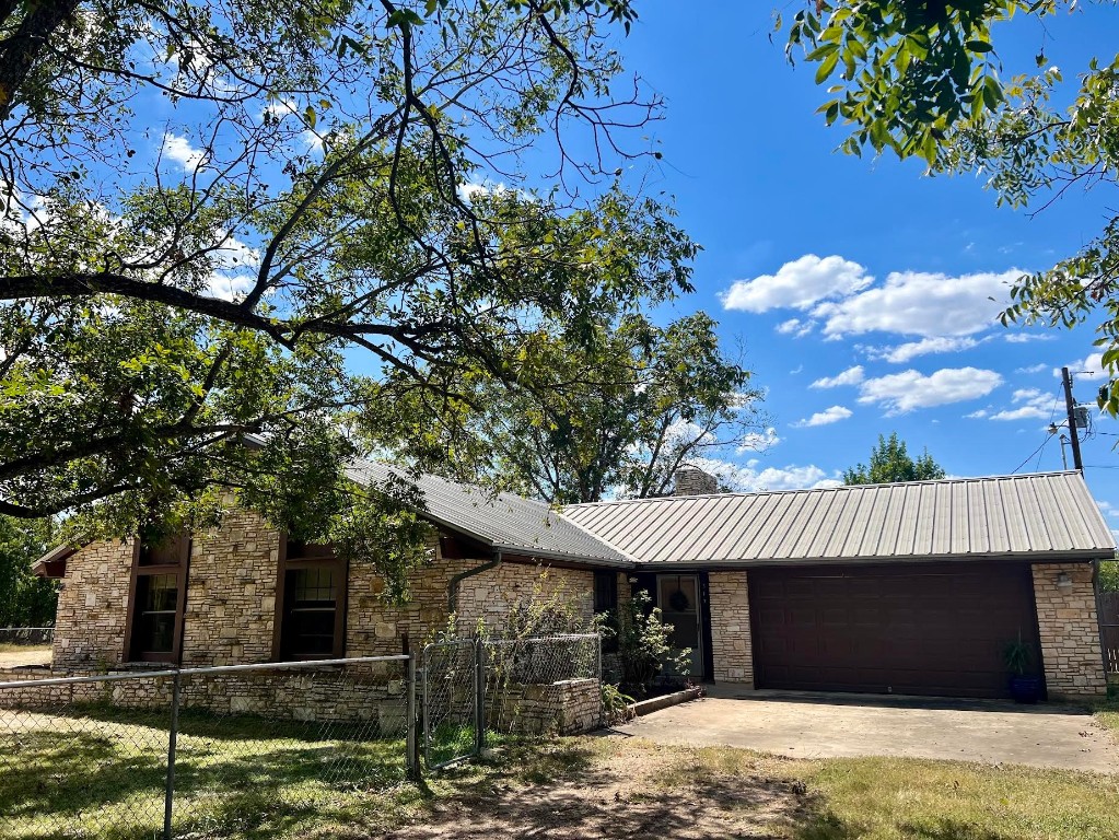 Pittsburg St, Blanco, TX 78606