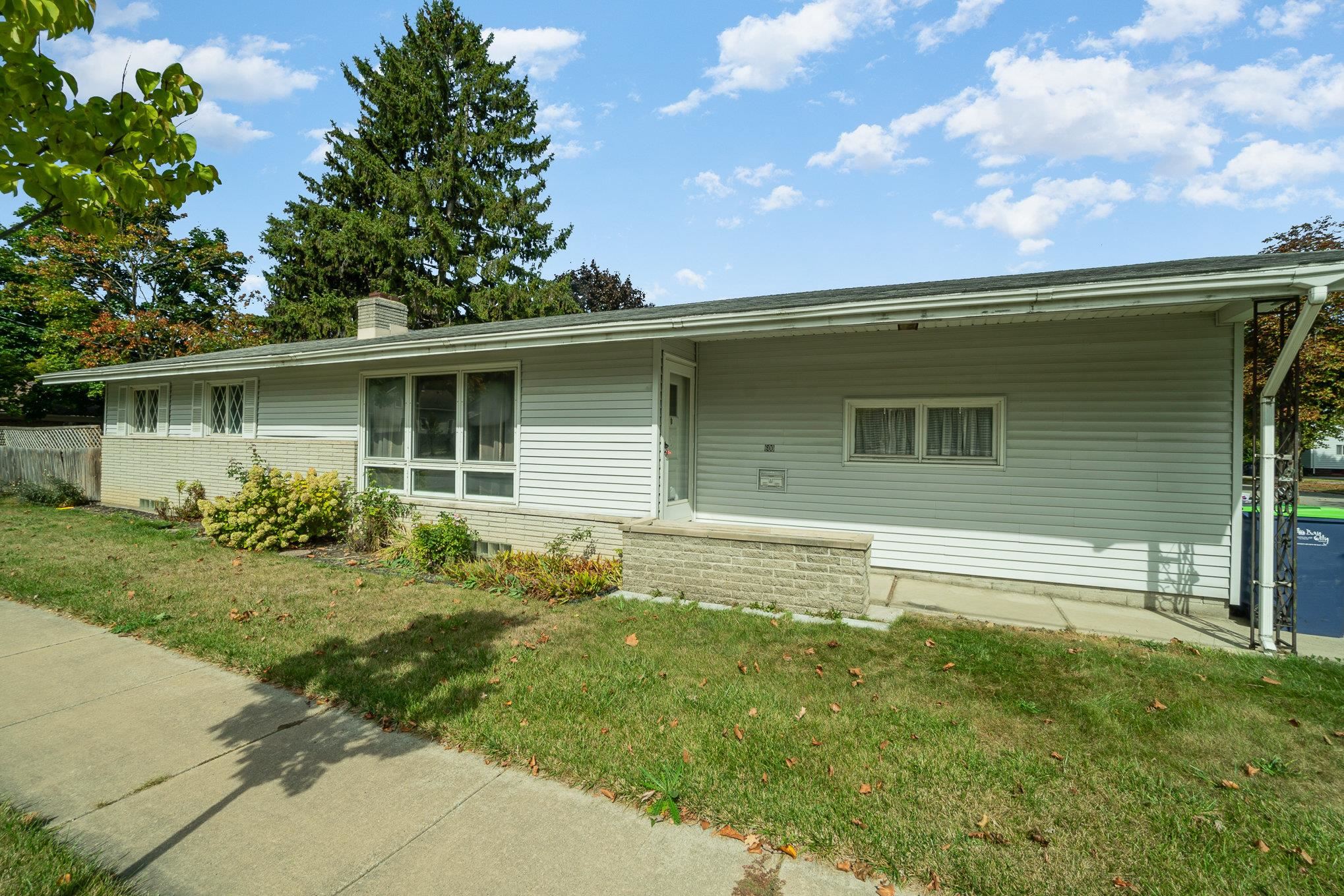 Jenny St, Bay City, MI 48706