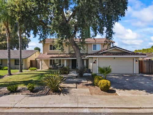 911 Graywood Circle, Stockton, CA, 95209 | Card Image