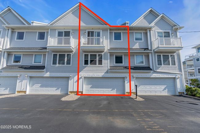 Double wide Driveway with tandem 3 Car Garage | Image 37