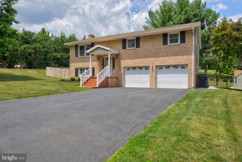 135 Horseshoe Blvd, Annville, PA, 17003-9337 | Card Image