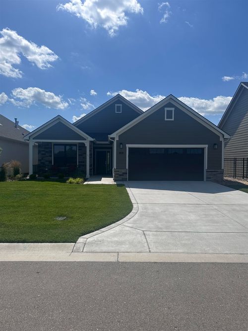 135 S Heritage Way, Andover, KS, 67002-8979 | Card Image
