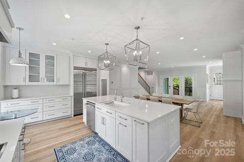 321 W 7th St, Charlotte, NC, 28202-1607 | Card Image