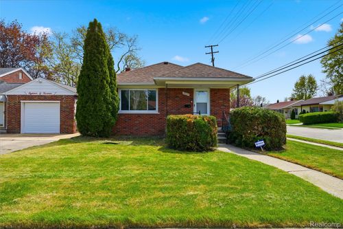 18004 Holland Ave, Eastpointe, MI, 48021-2612 | Card Image