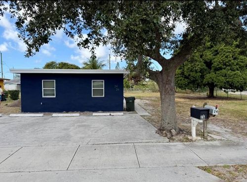 24 Sw 10th Ave, Delray Beach, FL, 33444-1520 | Card Image
