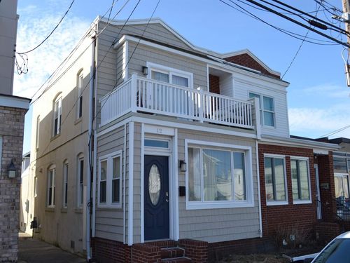 12 S Franklin Ave, MARGATE CITY, NJ, 08402-2748 | Card Image
