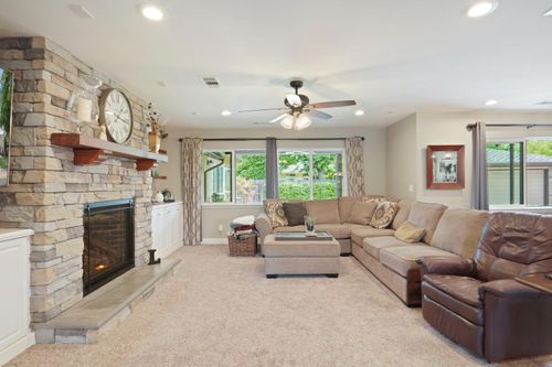 8 S Fairmont Avenue, Lodi, CA, 95240 | Card Image