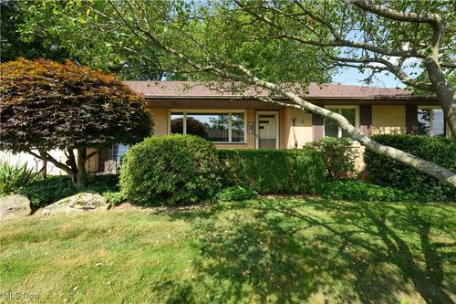 731 Hemlock St Nw, Massillon, OH, 44647-5167 | Card Image