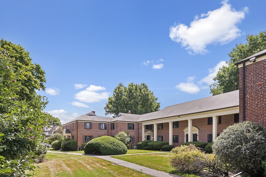 Lexington St, Watertown, MA 02472