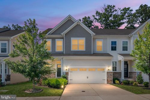 7746 Woodvale Dr, GLEN BURNIE, MD, 21060-8675 | Card Image