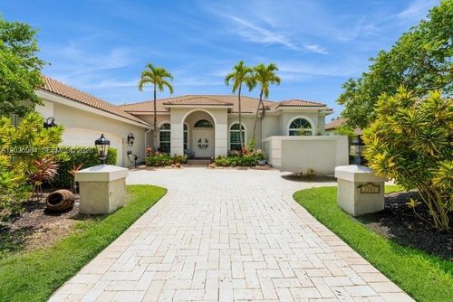 2708-2708 Meadowood Dr, Weston, FL, 33332-3438 | Card Image