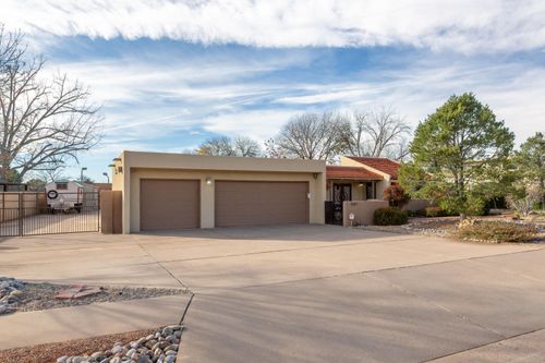 5517 Estrellita Del Norte Rd, Albuquerque, NM, 87111-1655 | Card Image