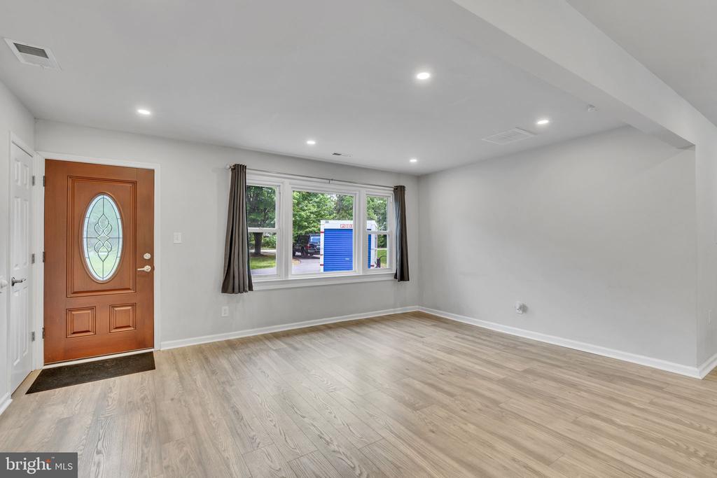 Residential Lease in WALDORF 3