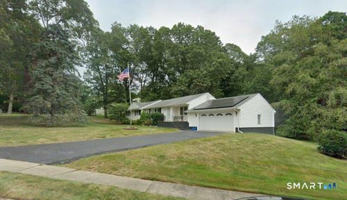 13 Robin Dr, East Haven, CT, 06513-1244 | Card Image