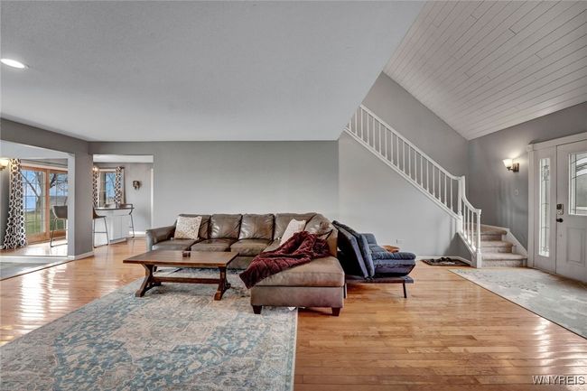 Spacious living room | Image 19