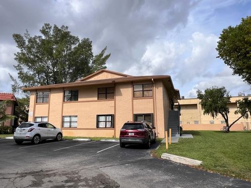 apt-24-2745 W 66th St, Hialeah, FL, 33016-2850 | Card Image