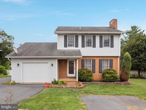 335 N Main St, TIMBERVILLE, VA, 22853-9319 | Card Image