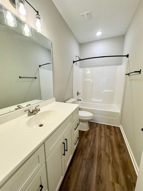 100 Sidewinder Dr, Georgetown, KY, 40324-8662 | Card Image