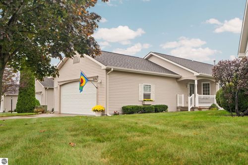2084 Landview Dr, Traverse City, MI, 49686-8825 | Card Image