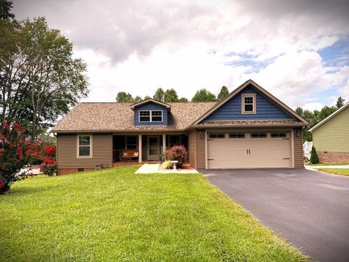 1300 Villa Dr, Livingston, TN, 38570-2906 | Card Image