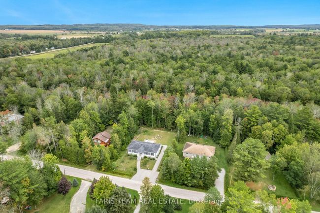 19 Castleton Dr, House other with 5 bedrooms, 3 bathrooms and 4 parking in Tiny ON | Image 24
