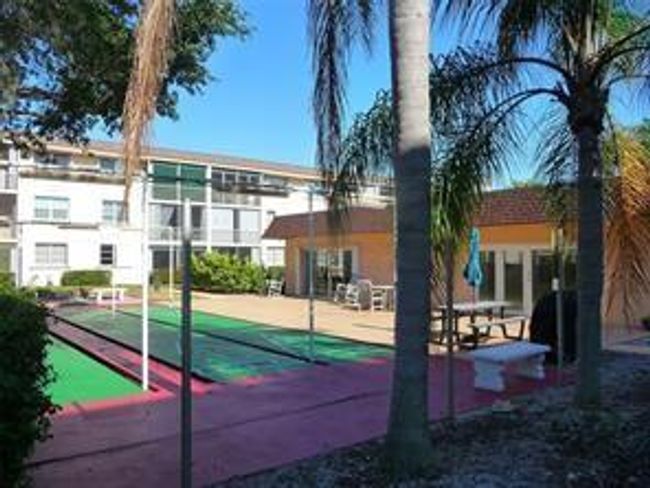 SOUTH CLUBHOUSE | Image 31