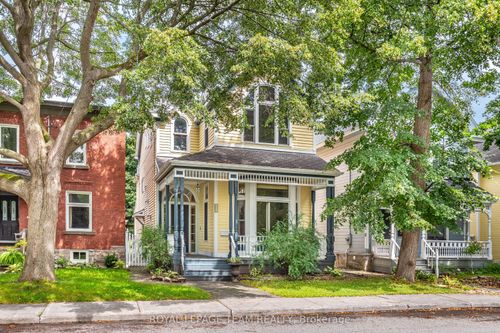 108 Stanley Ave, Ottawa, ON, K1M1N9 | Card Image
