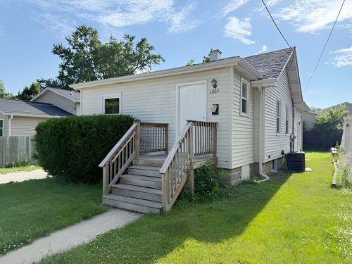 1023 N Elmwood Ave, Waukegan, IL, 60085-2607 | Card Image