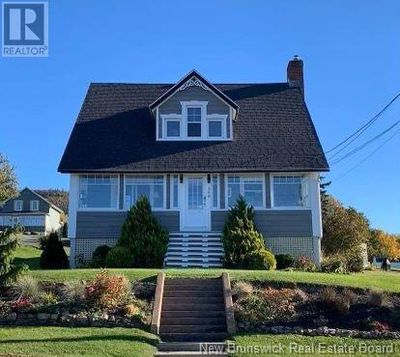 268 Roseberry St, House other with 3 bedrooms, 3 bathrooms and null parking in Campbellton NB | Image 1