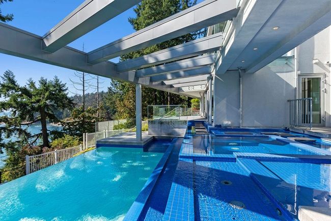 4580 Marine Drive, House other with 5 bedrooms, 5 bathrooms and 5 parking in West Vancouver BC | Image 34