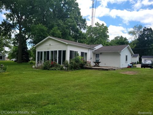 202 15th St, Marysville, MI, 48040-1711 | Card Image