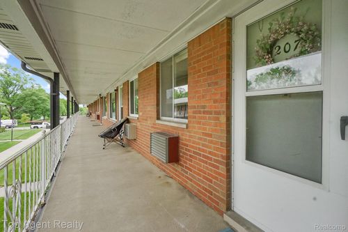 apt-207-2125 Clawson Ave, Royal Oak, MI, 48073-3774 | Card Image