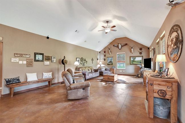 9832 Hawaii Ln, Home with 2 bedrooms, 1 bathrooms and null parking in Midway TX | Image 7
