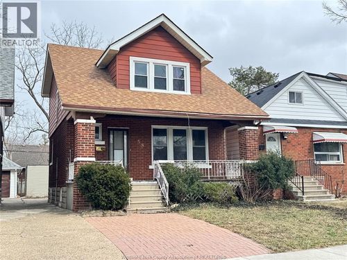 658 Rankin Ave, Windsor, ON, N9B2R9 | Card Image