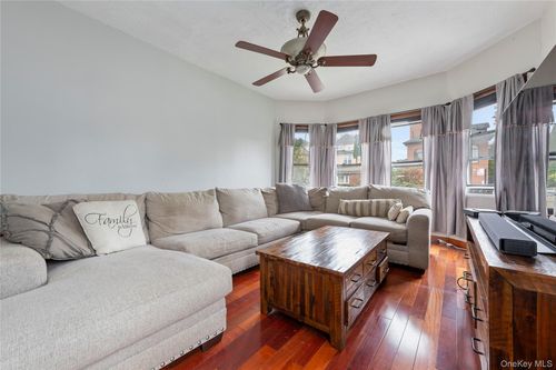 15401 35th Ave, Flushing, NY, 11354-5011 | Card Image