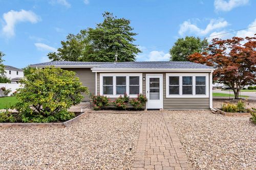 702 Bowsprit Pt, LANOKA HARBOR, NJ, 08734-2607 | Card Image